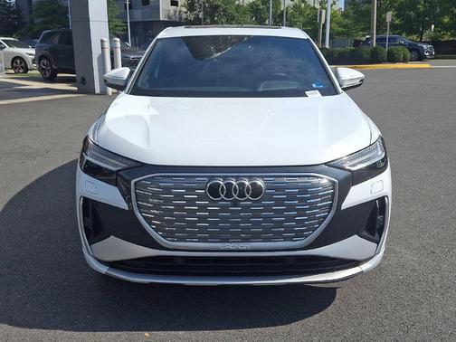 Glacier White Metallic 2023 Audi Q4 e-tron Prestige 50 quattro