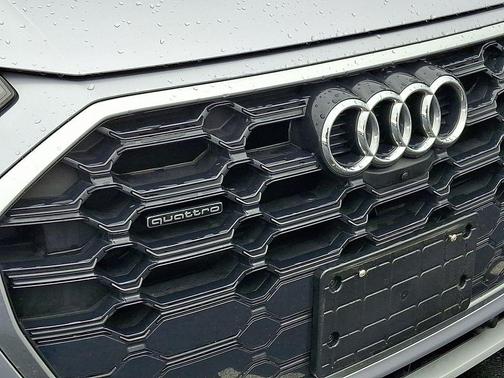 Florett Silver Metallic 2022 Audi Q5 45 S line Prestige