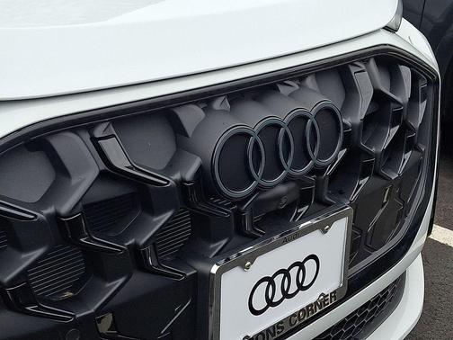 Glacier White Metallic 2026 Audi Q5 Premium Plus TFSI quattro S tronic