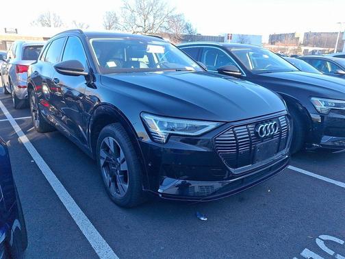 2023 Audi e-tron Premium quattro