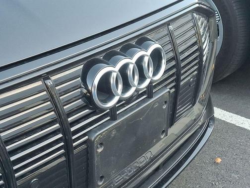 2023 Audi e-tron Premium quattro