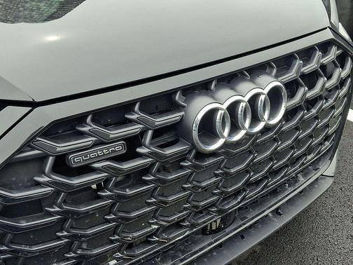 Mythos Black Metallic 2023 Audi A8 L 55 TFSI quattro Tiptronic
