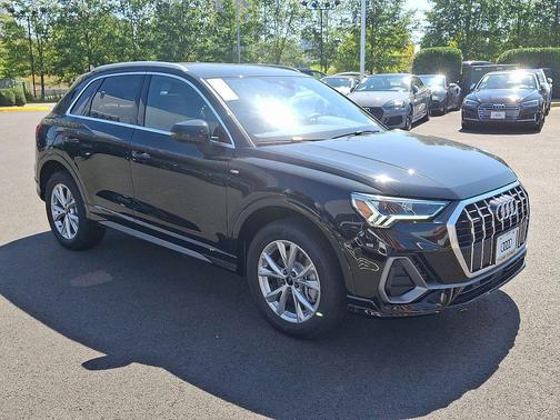 2025 Audi Q3 Premium 45 TFSI S line quattro Tiptronic