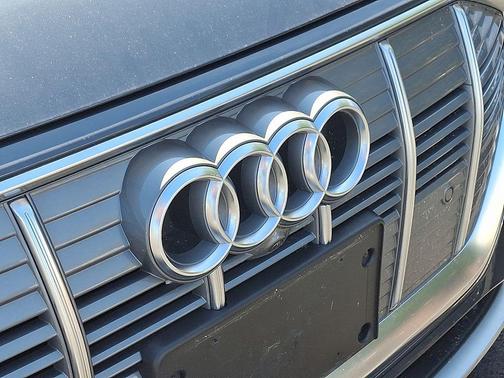 2019 Audi e-tron Premium Plus