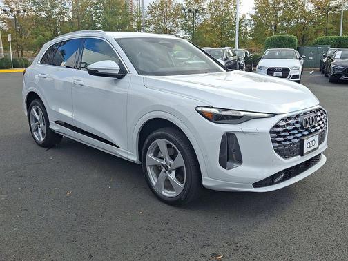 2025 Audi Q5 Premium Plus TFSI quattro S tronic