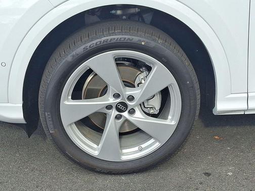 2025 Audi Q5 Premium Plus TFSI quattro S tronic