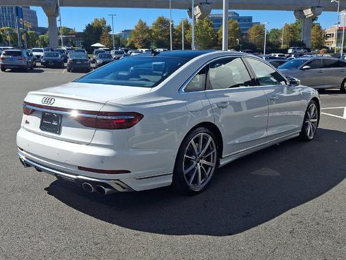 Glacier White Metallic 2023 Audi S8 4.0T