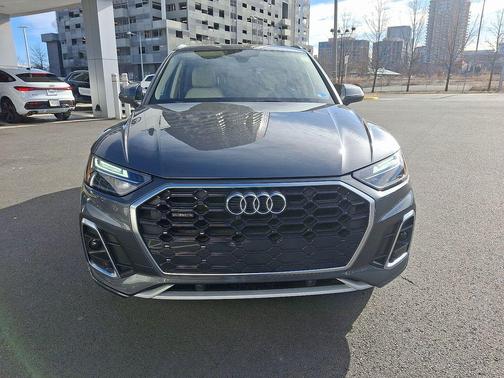 2022 Audi Q5 45 S line Premium