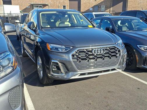 2022 Audi Q5 45 S line Premium