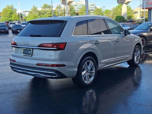 Vicuna Beige Metallic 2024 Audi Q7 45 Premium