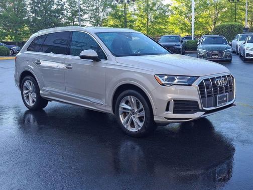 Vicuna Beige Metallic 2024 Audi Q7 45 Premium