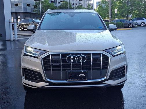 Vicuna Beige Metallic 2024 Audi Q7 45 Premium