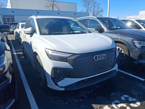 2024 Audi Q4 e-tron Premium Plus 55 quattro