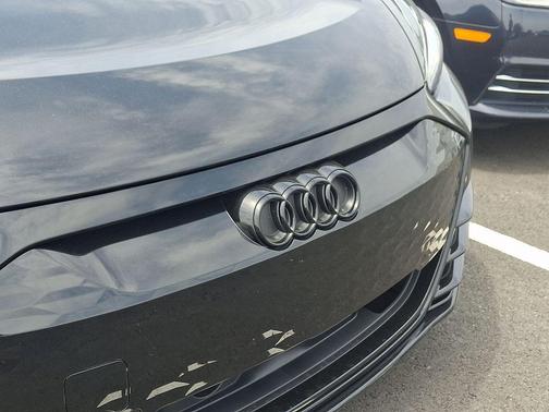 Mythos Black Metallic 2023 Audi RS e-tron GT quattro