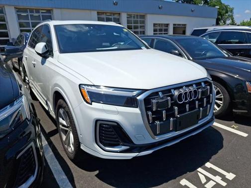2025 Audi Q7 45 Premium