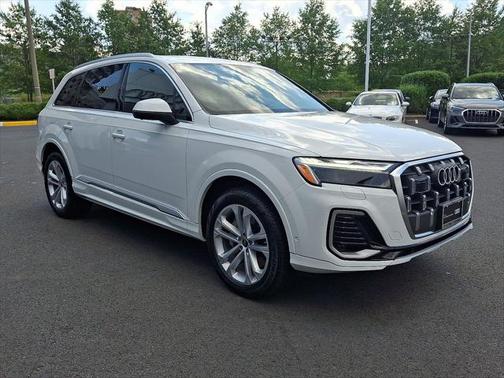 2025 Audi Q7 45 Premium