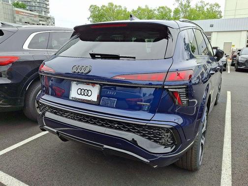 Navarra Blue Metallic 2026 Audi Q3 TFSI quattro S tronic