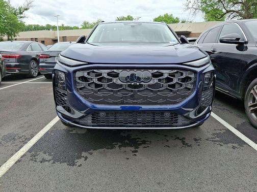 Navarra Blue Metallic 2026 Audi Q3 TFSI quattro S tronic