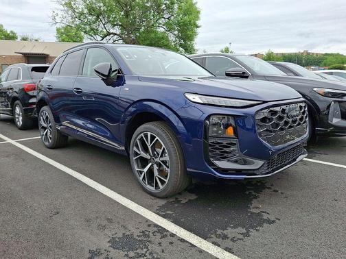 Navarra Blue Metallic 2026 Audi Q3 TFSI quattro S tronic