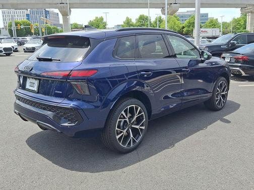 Navarra Blue Metallic 2026 Audi Q3 TFSI quattro S tronic