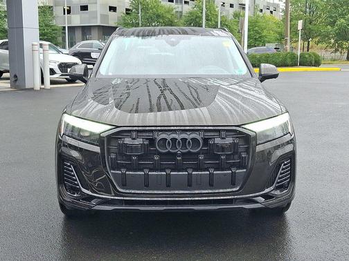 2025 Audi Q7 55 Prestige