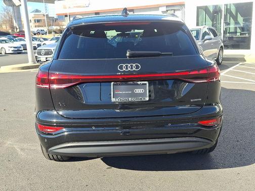 2025 Audi Q6 e-tron Premium Plus quattro