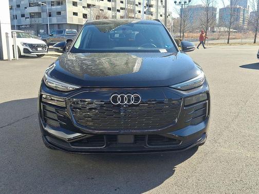 2025 Audi Q6 e-tron Premium Plus quattro
