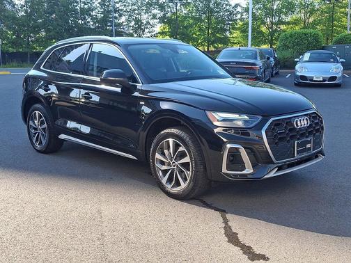 Mythos Black Metallic 2023 Audi Q5 45 S line Premium Plus