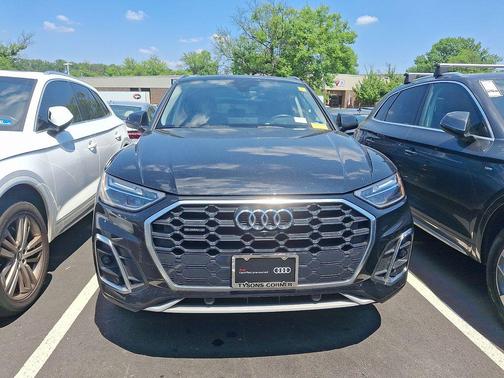 Mythos Black Metallic 2023 Audi Q5 45 S line Premium Plus