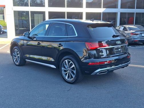 Mythos Black Metallic 2023 Audi Q5 45 S line Premium Plus