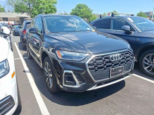 Mythos Black Metallic 2023 Audi Q5 45 S line Premium Plus