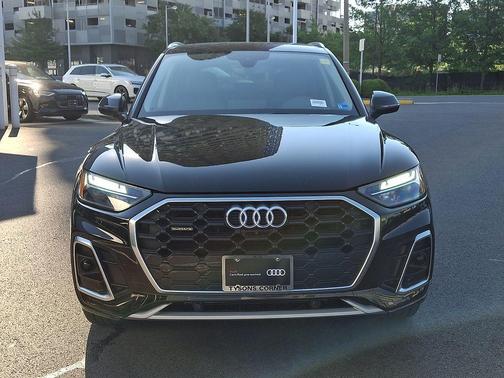 Mythos Black Metallic 2023 Audi Q5 45 S line Premium Plus