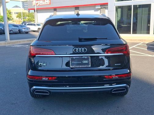 Mythos Black Metallic 2023 Audi Q5 45 S line Premium Plus