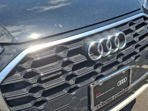 Mythos Black Metallic 2023 Audi Q5 45 S line Premium Plus