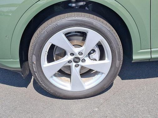 District Green Metallic 2026 Audi Q5 Premium Plus
