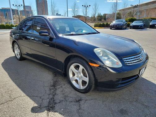 Photo 3 of 30 of 2003 INFINITI G35 w/Leather