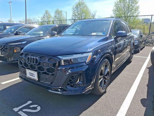 Waitomo Blue Metallic 2026 Audi Q7 55 Premium Plus