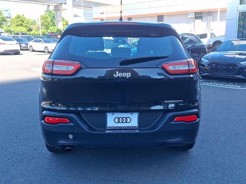 Brilliant Black Crystal Pearlcoat 2015 Jeep Cherokee Sport