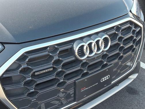 2023 Audi Q5 45 S line Premium Plus