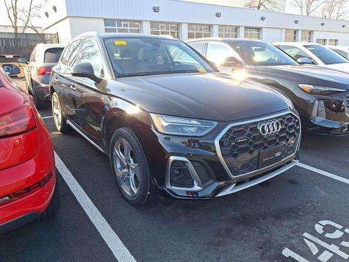 2023 Audi Q5 45 S line Premium Plus