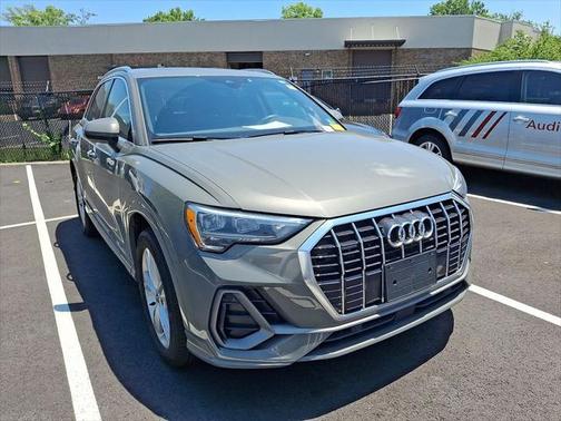 2022 Audi Q3 45 S line Premium