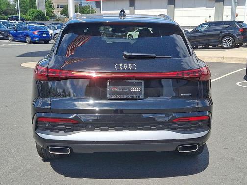Mythos Black Metallic 2025 Audi Q5 Premium Plus TFSI quattro S tronic