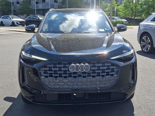 Mythos Black Metallic 2025 Audi Q5 Premium Plus TFSI quattro S tronic