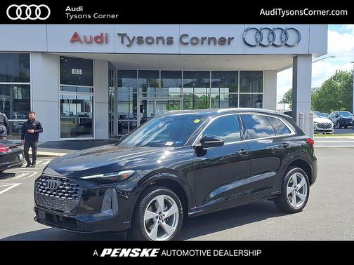 Mythos Black Metallic 2025 Audi Q5 Premium Plus TFSI quattro S tronic