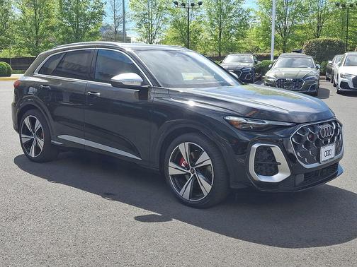 Mythos Black Metallic 2026 Audi SQ5 3.0T Premium Plus