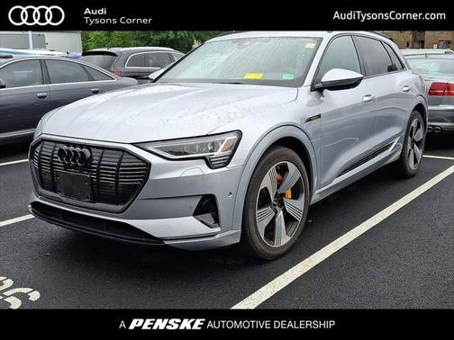 2022 Audi e-tron Premium Plus
