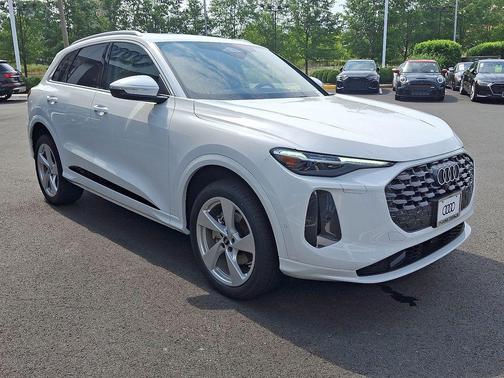 2025 Audi Q5 Premium Plus