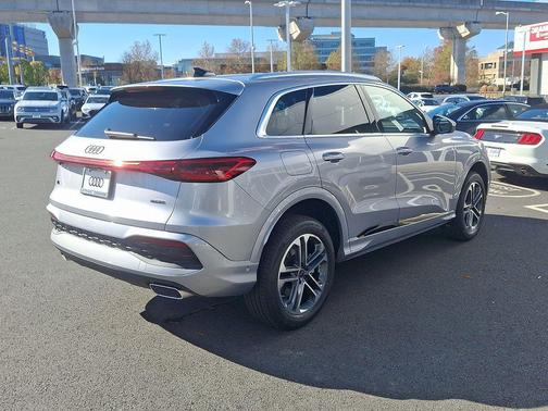 2025 Audi Q5 Premium TFSI quattro S tronic