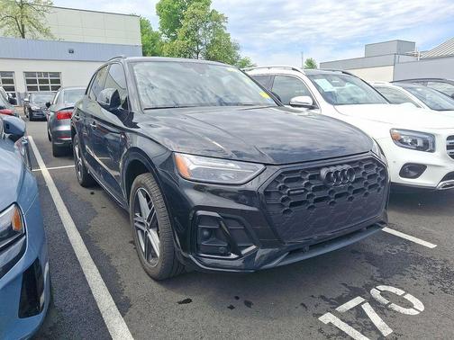 Mythos Black Metallic 2023 Audi Q5 55 S line Premium Plus