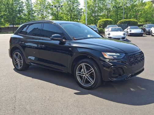 Mythos Black Metallic 2023 Audi Q5 55 S line Premium Plus